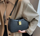 Shoulder Armpit Bags for Women Winter Trends Underarm Handbags Travel The Latest Fashion Crossbody Bag