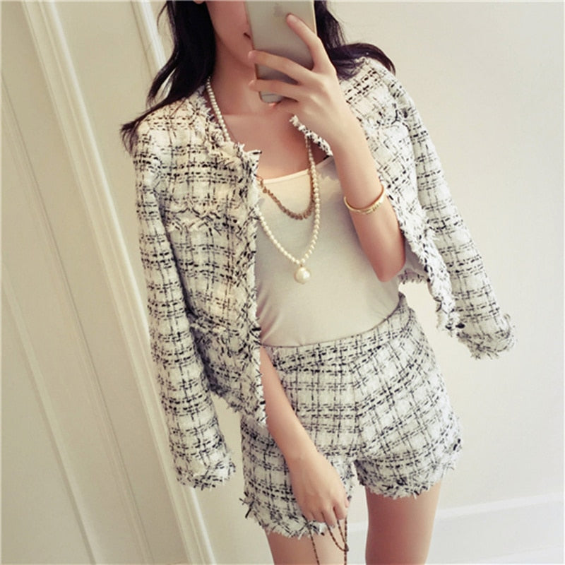 Pbong mid size graduation outfit romantic style teen swag clean girl ideas 90s latina aestheticWomen's suit  Spring Tweed 2 Piece Set Women Slim Plaid Short Set Fashion Fringed Trim Jacket Coat + Tassels Short Suit