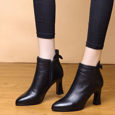 Short Shoes for Women Leather Booties Pointed Toe Female Ankle Boots Very High Heels Footwear Heeled Fur Comfortable and Elegant