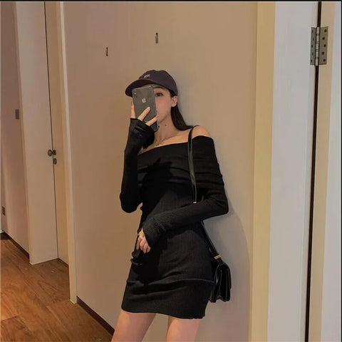 New Fashion Long Sleeve Red Knit Dress Off Shoulder Sexy Slash Neck Slim Pencil Mini Dress Fit Hip Bottoming Sweater Dress