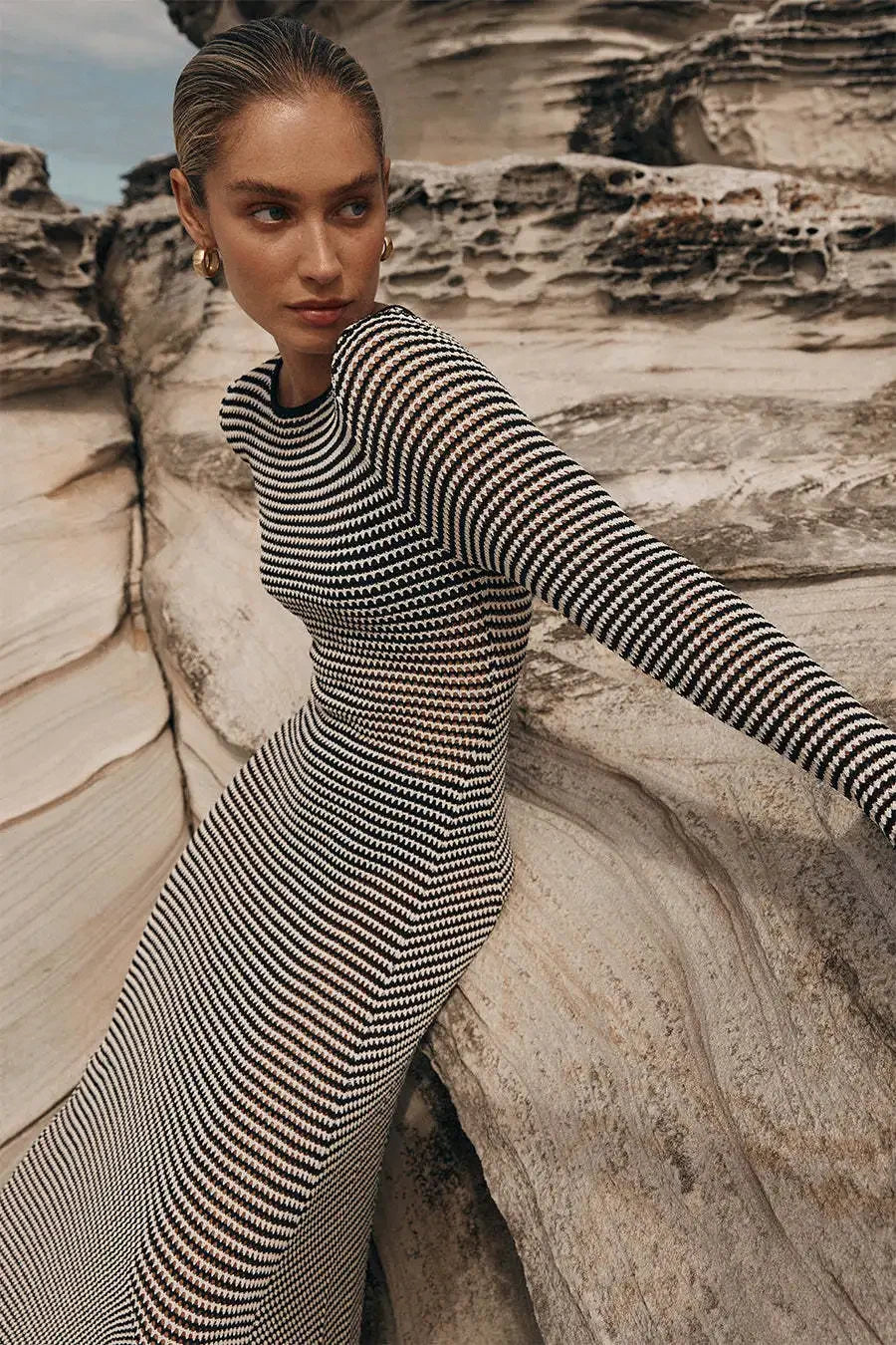 Vintage Fashion Black and White Striped Maxi Dress Elegant Long Sleeve Tie Back Dresses Beachwear Holiday Autumn Sexy Dress